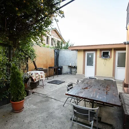 بيت ضيافة Casa Dinii 3*