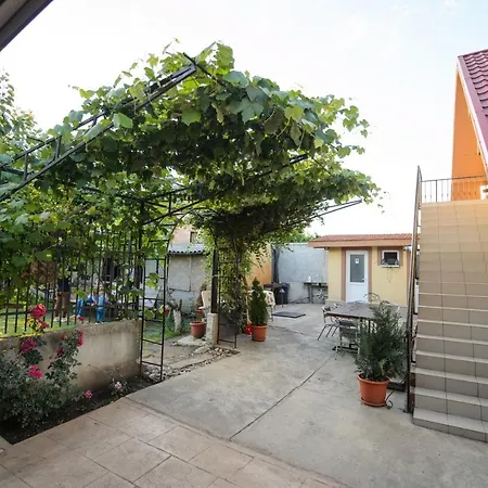 بيت ضيافة Casa Dinii 3*