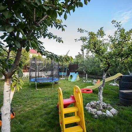 Casa Dinii 3* Constanţa