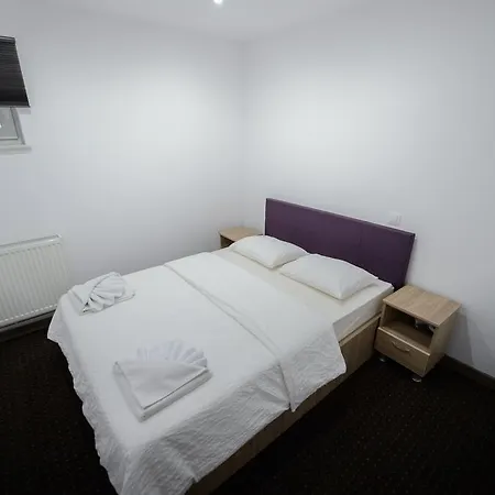 بيت ضيافة Casa Dinii 3*