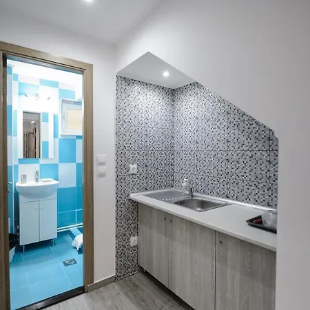 Casa Dinii 3* Constança